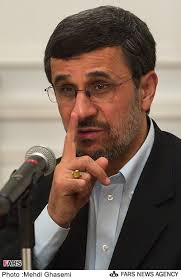 پرونده تخلفات دولت قبل ؛ چرا احمدی نژاد حاضر به شرکت در دادگاهها نیست ؟