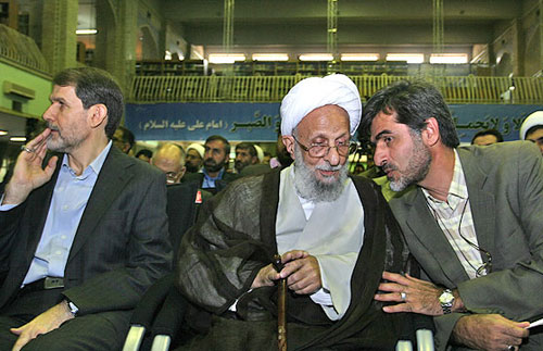 بازخوانی نامه طلاب قم به مصباح یزدی: دعای امام عصر برای احمدی‌نژاد چه شد؟/ کارشناس سیاسی خوبی نیستید