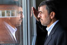 بهره‌برداری تبلیغاتی احمدی‌نژادی‌ها از شوک‌های اقتصادی / جعبه‌ سیاه بازگشت احمدی‌نژاد/ پروژه محبوبیت‌سازی دلواپسان در انتخابات ٩۶